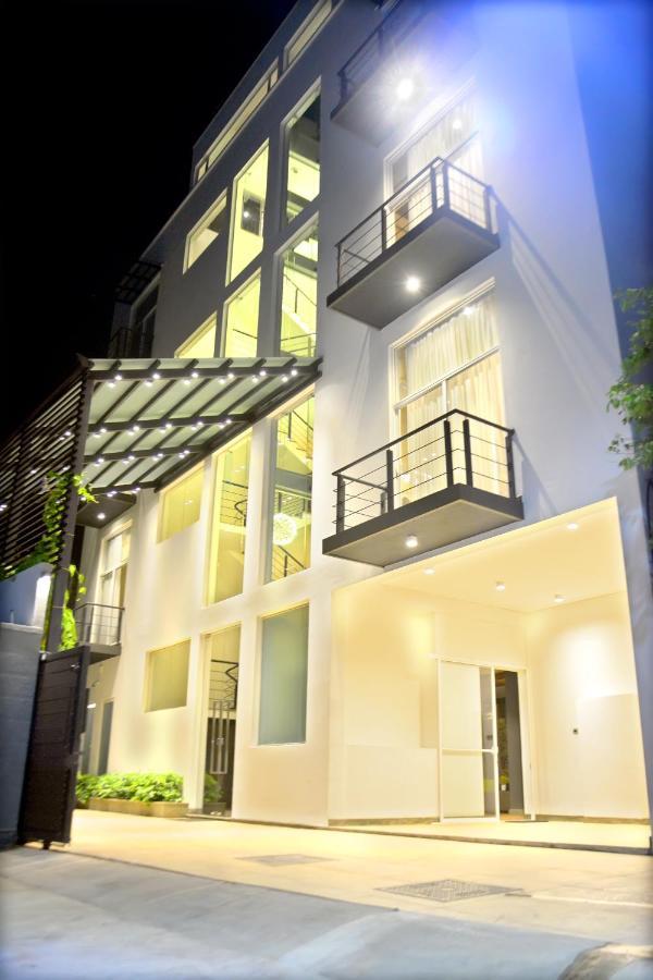 Belmont Boutique Hotel - Free Airport Shuttle Service نيجومبو المظهر الخارجي الصورة