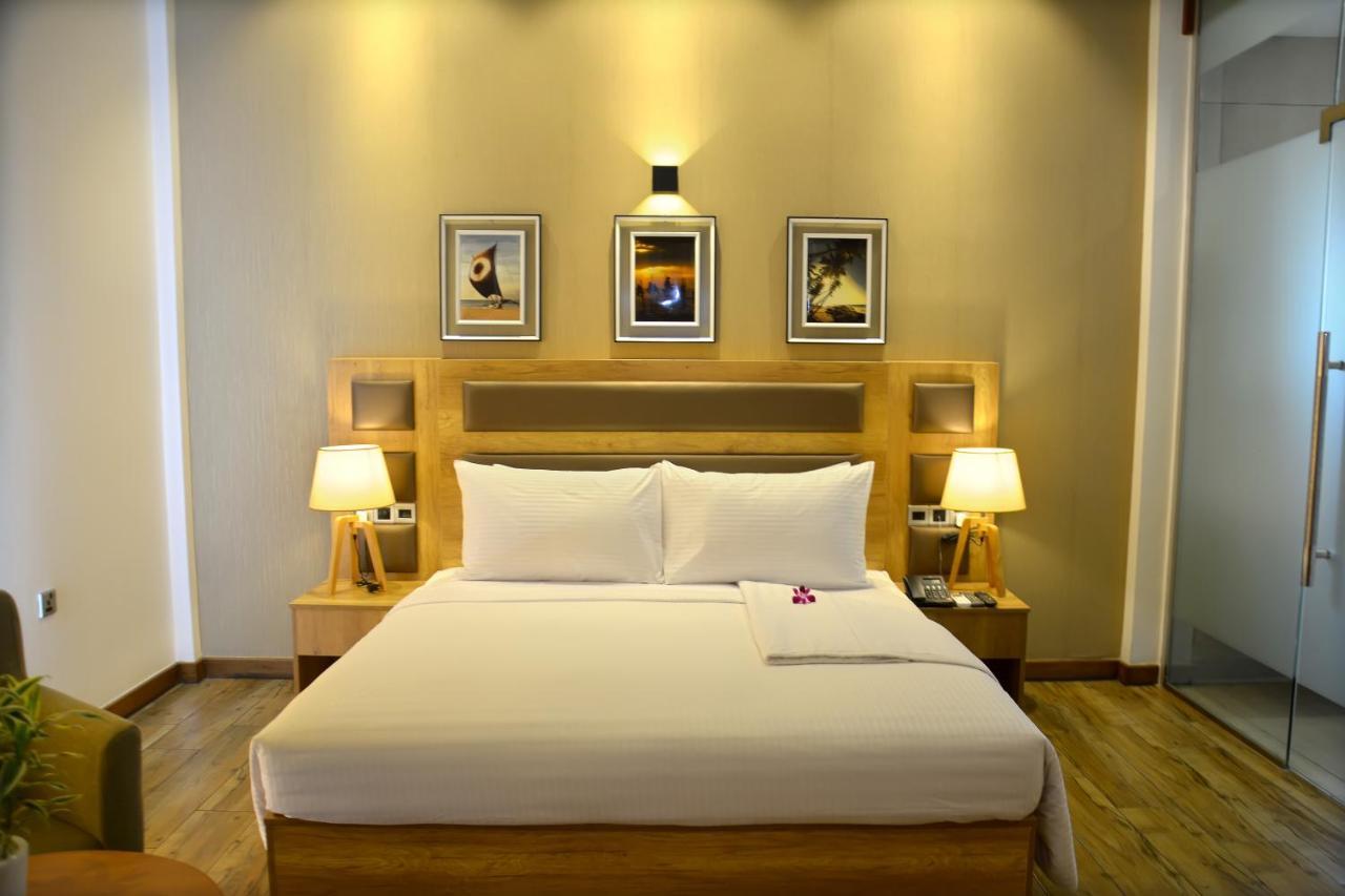 Belmont Boutique Hotel - Free Airport Shuttle Service نيجومبو المظهر الخارجي الصورة
