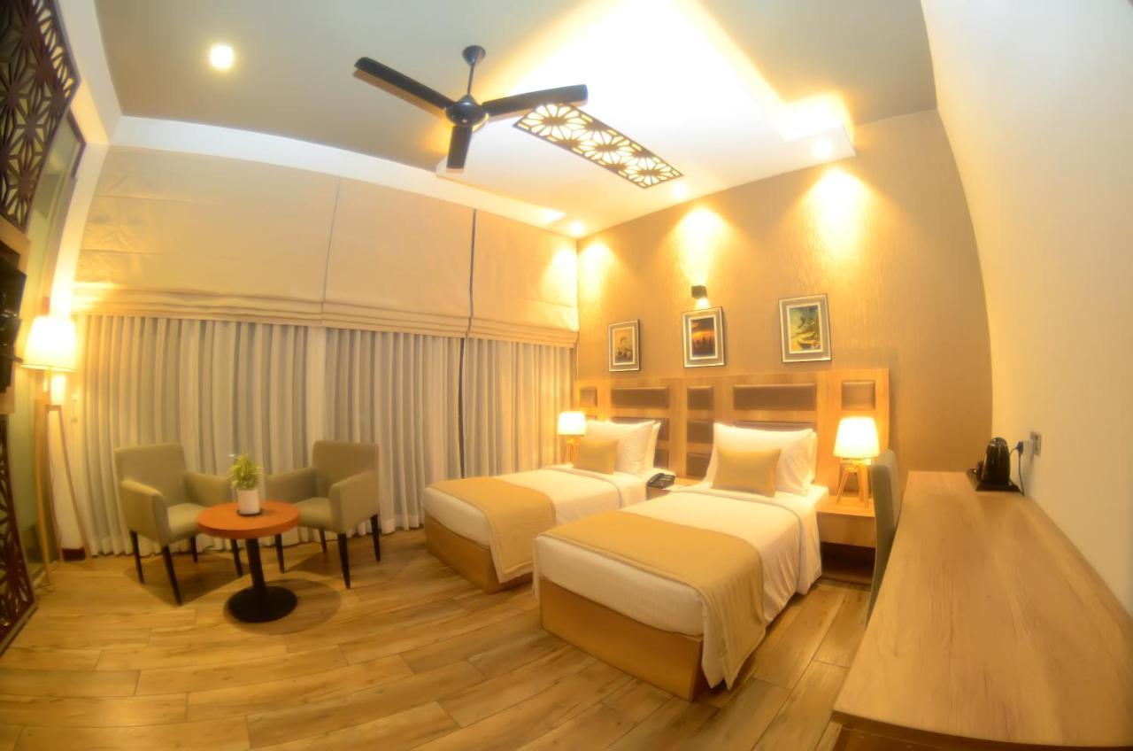 Belmont Boutique Hotel - Free Airport Shuttle Service نيجومبو المظهر الخارجي الصورة
