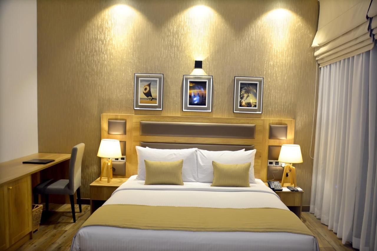 Belmont Boutique Hotel - Free Airport Shuttle Service نيجومبو المظهر الخارجي الصورة