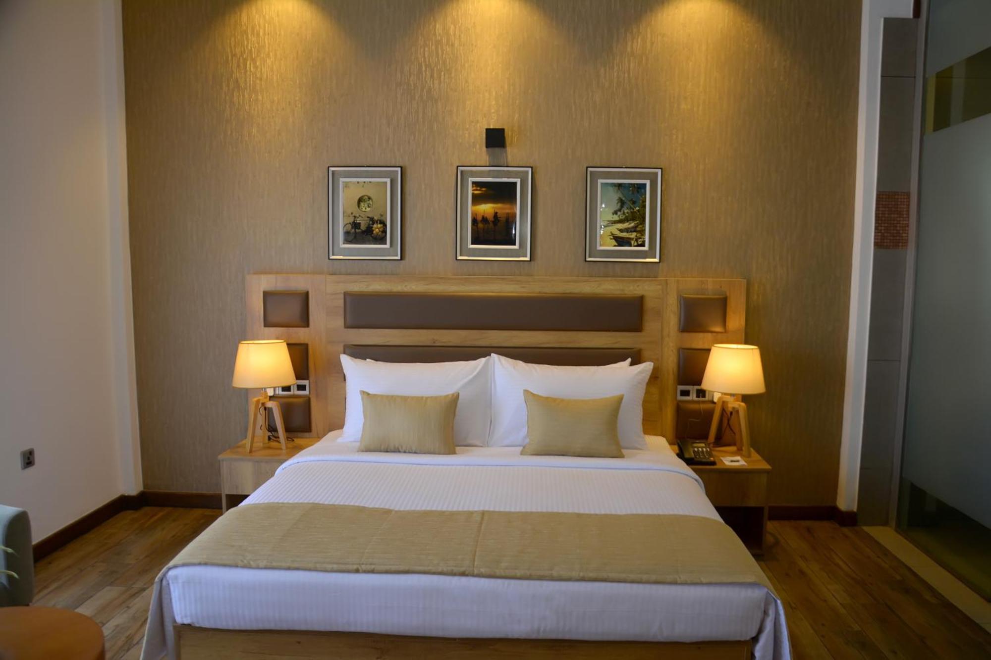 Belmont Boutique Hotel - Free Airport Shuttle Service نيجومبو الغرفة الصورة